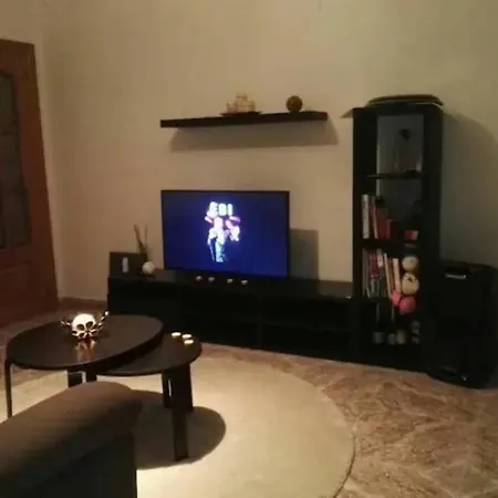 Bright & Spacious In Shared House * Эсплугес-де-Льобрегат